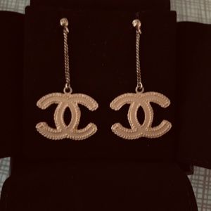 Chanel Drop Gold CC logo Earrings